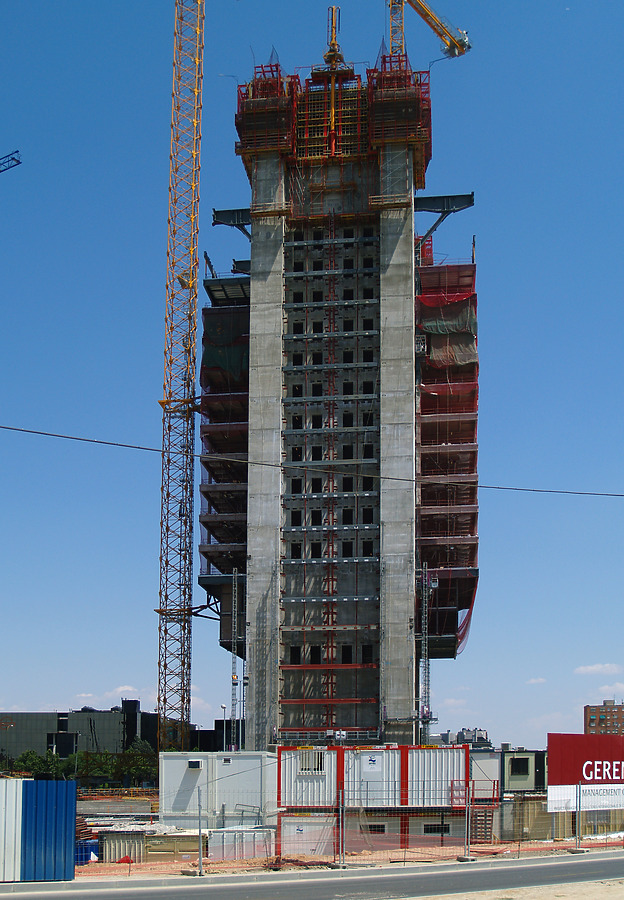Torre Caja Madrid by Cesar Serrano
