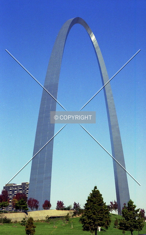 Gateway Arch by Dwayne Pounds