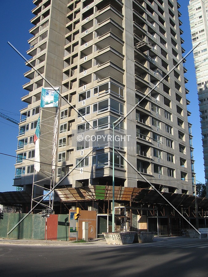 Torre del Boulevard by Maximiliano Buono