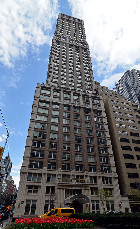 515 Park Avenue by John W. Cahill