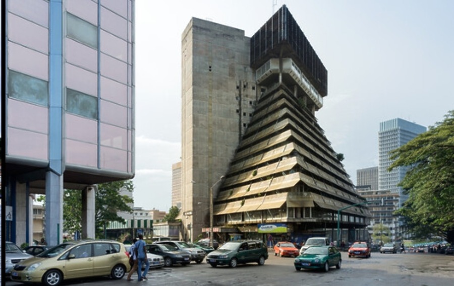 La Pyramide Building by Iwan Baan