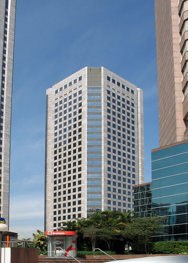 Torre Oeste by Virgilio Grimaldi