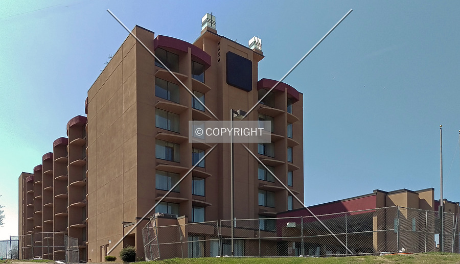 Hotel RL St. Louis Airport by Ryan Hildebrand