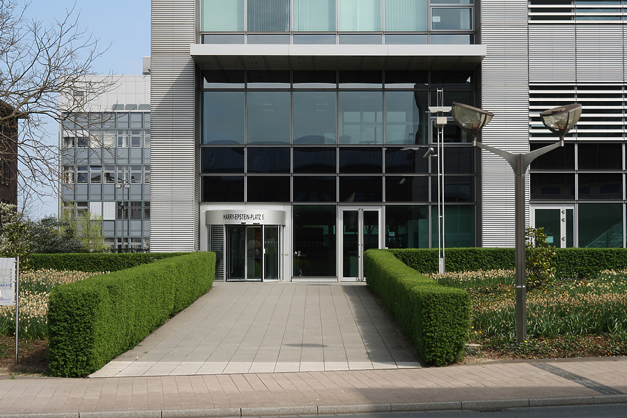 Citibank Tower by Michiel van Dijk