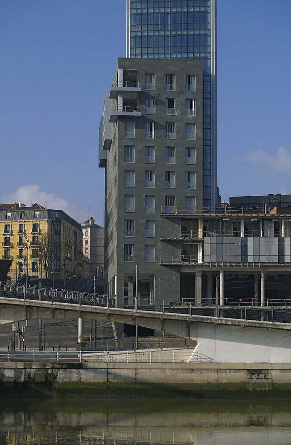 Isozaki Atea I by Cesar Serrano