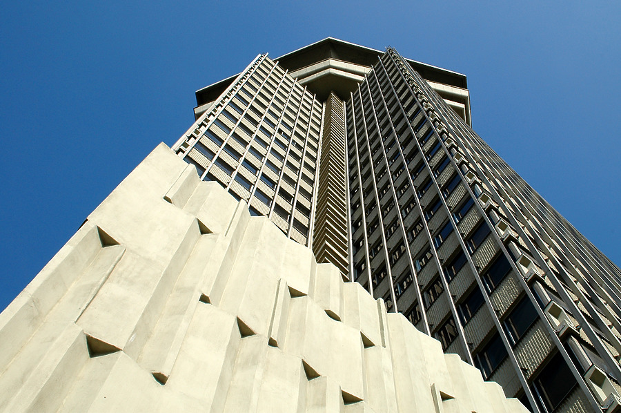 Edificio Colón by John Bek