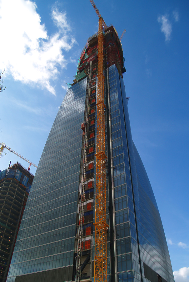 Torre Espacio by Cesar Serrano