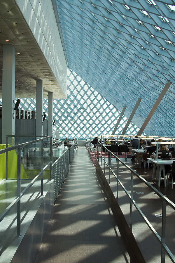 Seattle Central Library by Pavel Toczynski