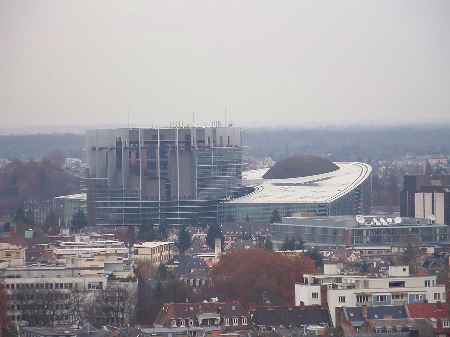 Parlement Européen by Florian Barbier