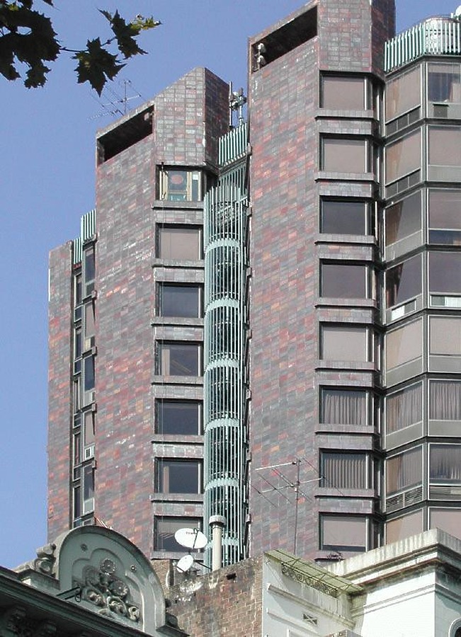 Torre Urquinaona by David Guija