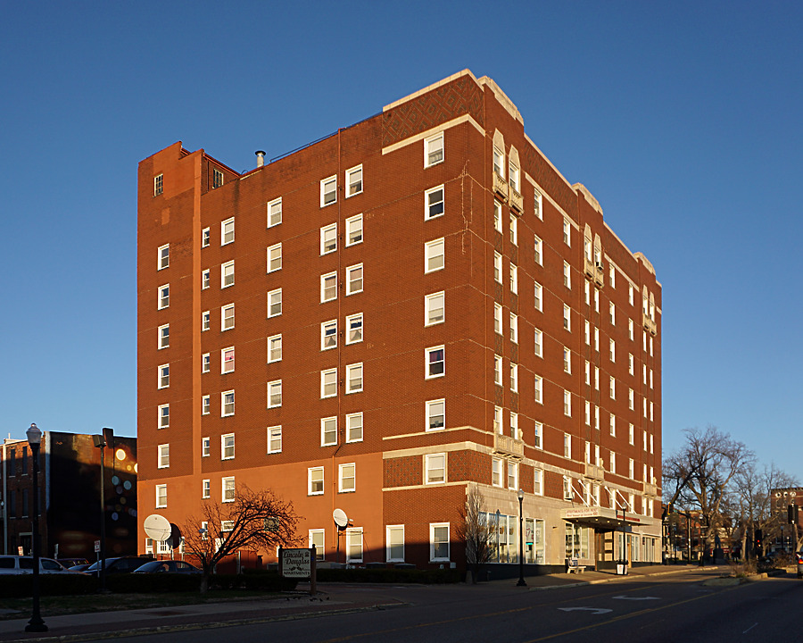 Lincoln-Douglas Apartments by Ryan Hildebrand