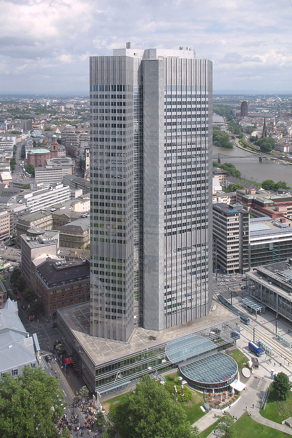 Bankgebäude BfG by Michiel van Dijk