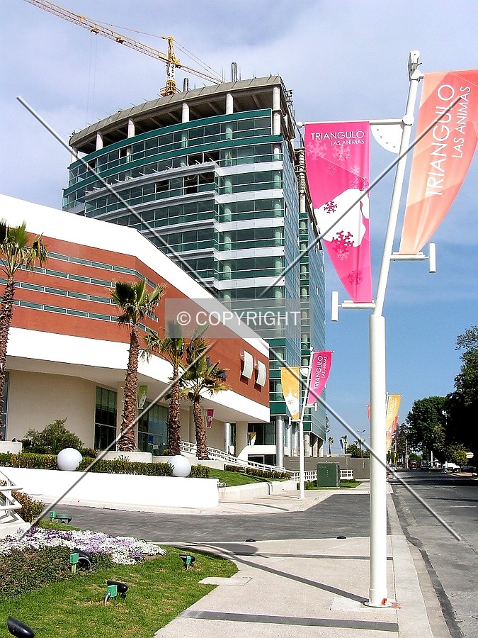 Corporativo Triángulo las Ánimas by Luis Ibáñez