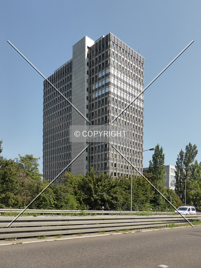 Theodor-Heuss-Allee 110 by Nephilim