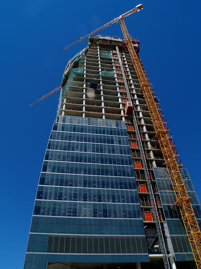 Torre Espacio by Cesar Serrano