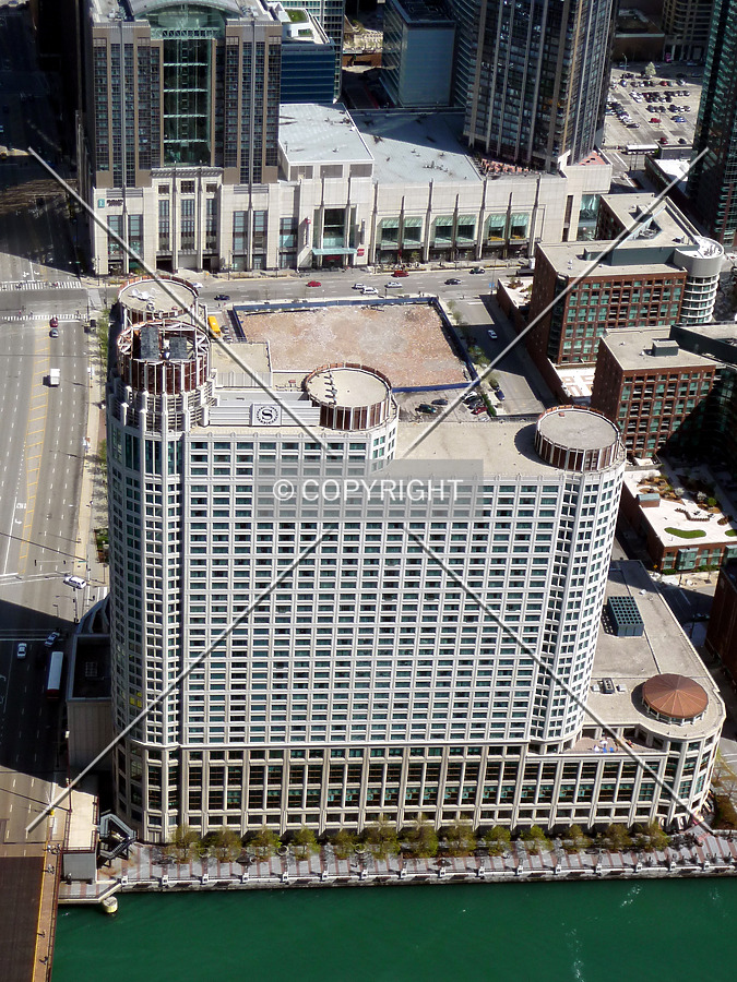 Sheraton Chicago Hotel & Towers by Nate Lindsey