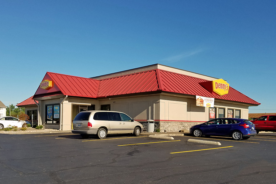 Denny's Diner by Ryan Hildebrand