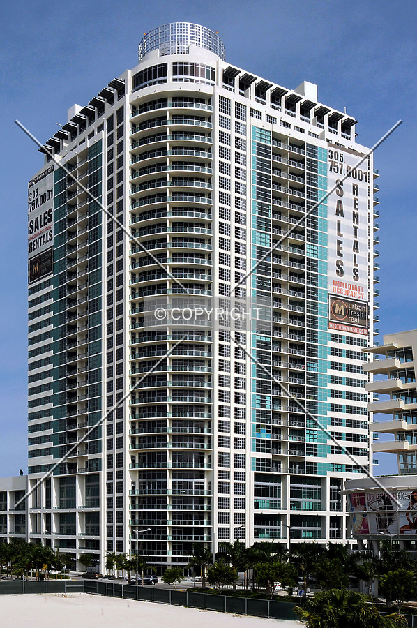 4 Midtown by Jorge Molina