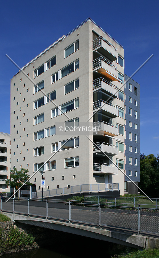 Courtine by René Hogendijk