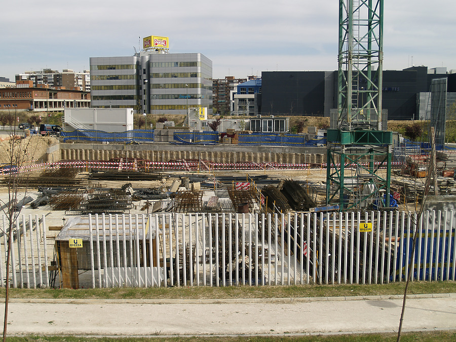 Torre Ámbar by Cesar Serrano