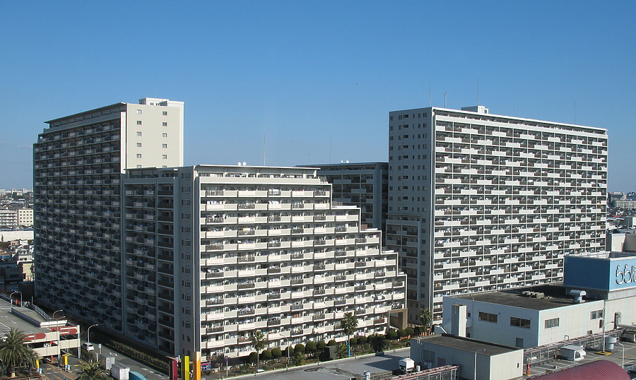 Tokyo Bay Square Mitte by Kevin Hemphill