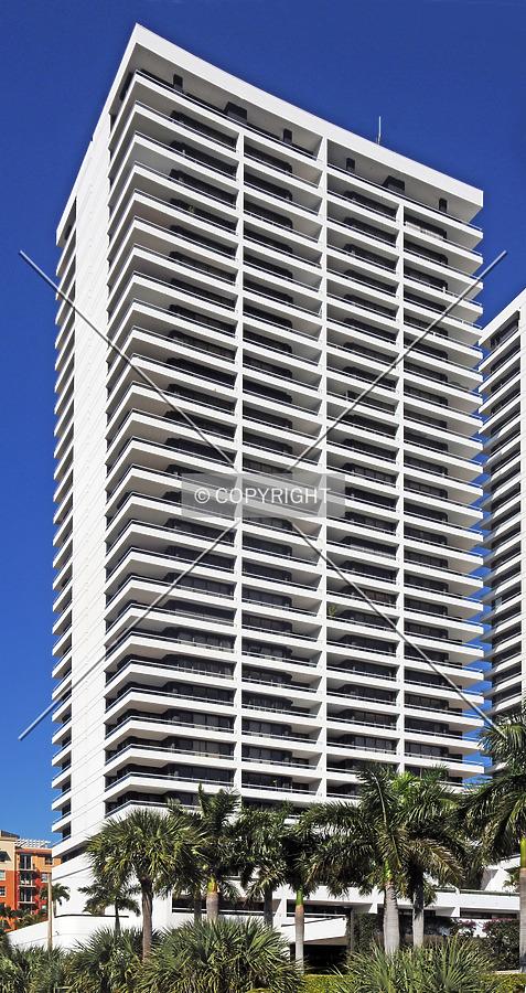 Trump Plaza II by Jorge Molina