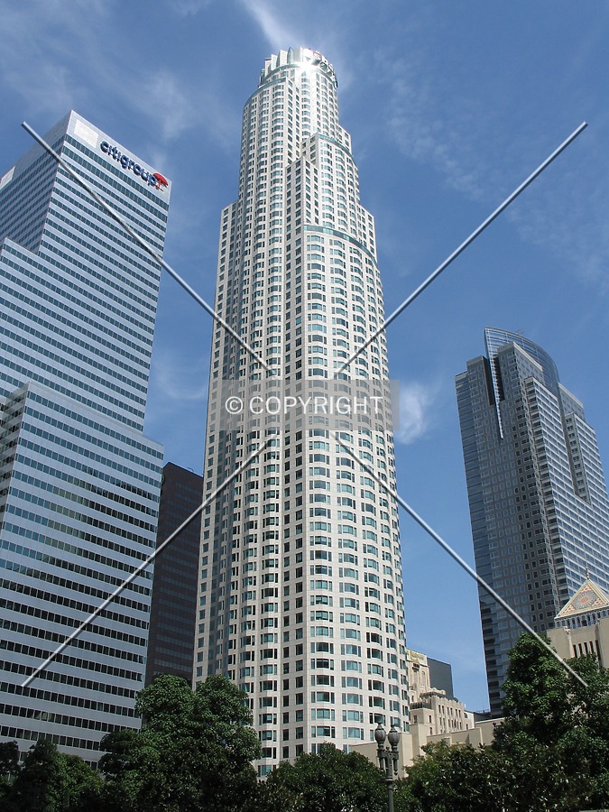 US Bank Tower by Emmanuel D.