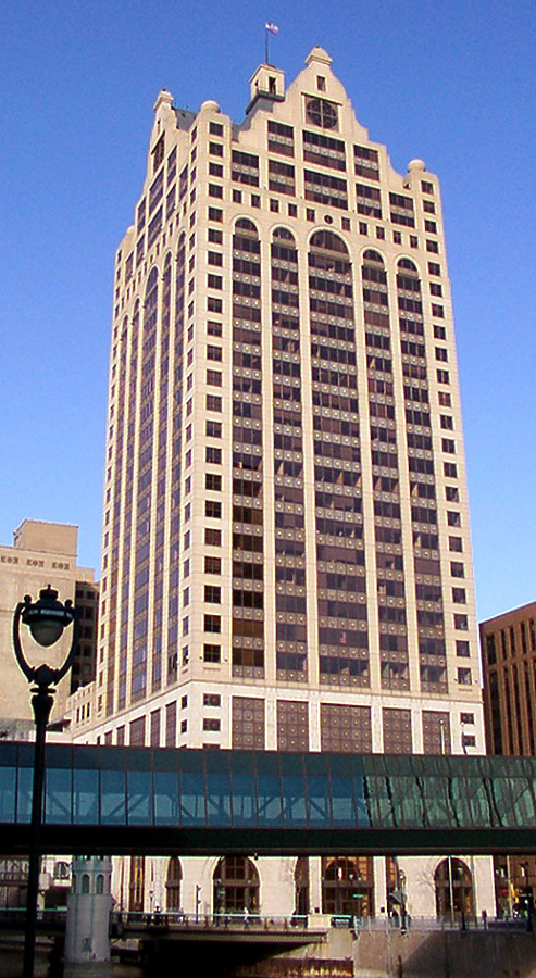 100 East Wisconsin by Daniel Kieckhefer