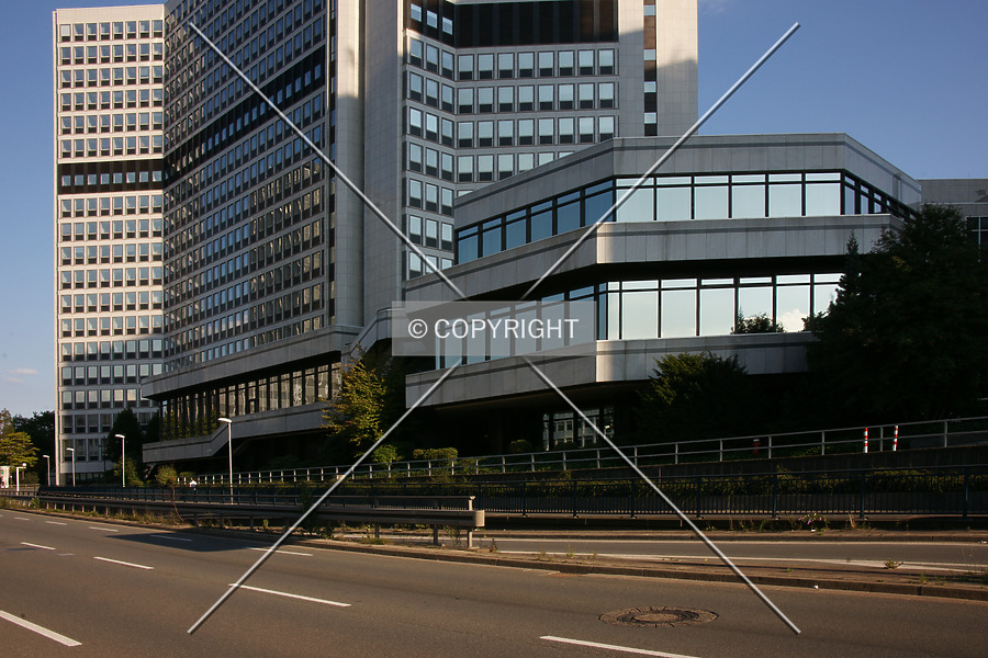 Huyssenallee 2 by Nephilim