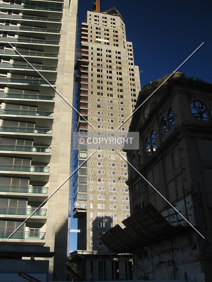 Torre Renoir 1 by Maximiliano Buono