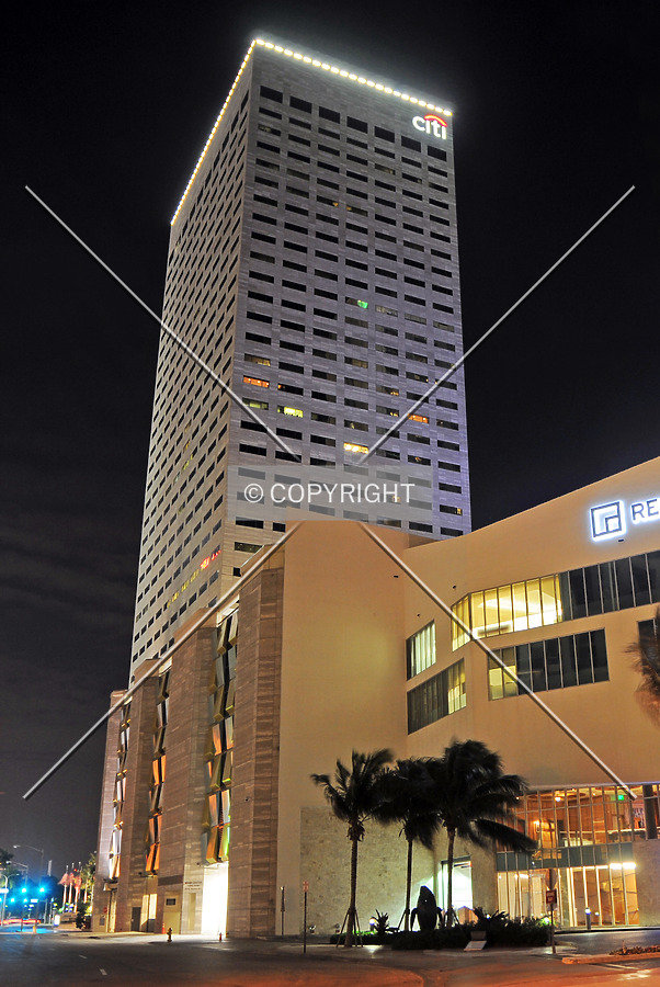 Citygroup Center by Jorge Molina