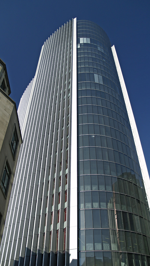 The Willis Building by Cesar Serrano