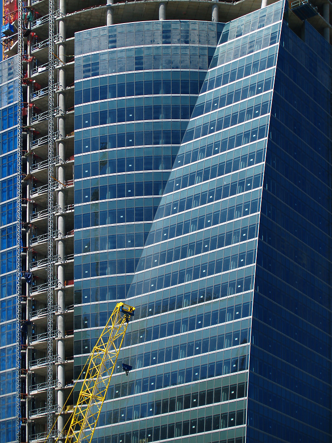 Torre Espacio by Cesar Serrano