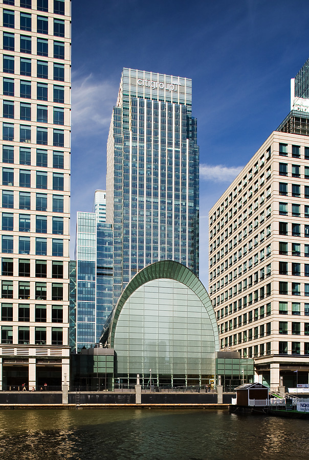 25 Canada Square by Pavel Toczynski