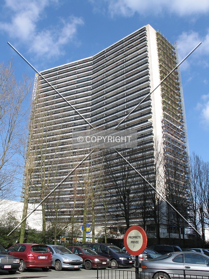 Avenue Marius Renard 27 / Marius Renardlaan 27 by Emmanuel D.