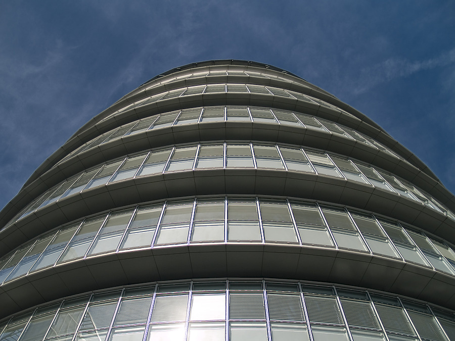 London City Hall by Cesar Serrano