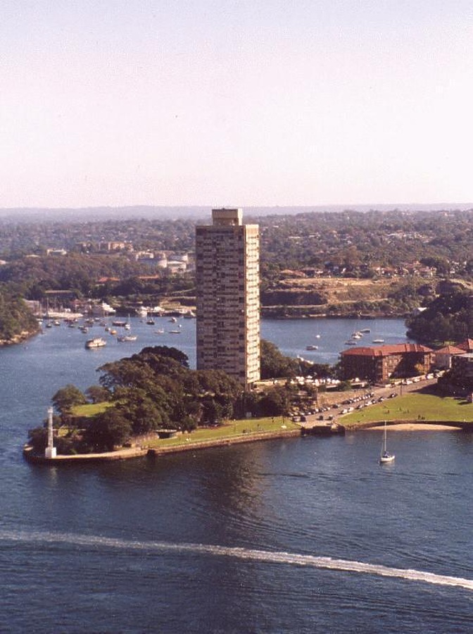 Blues Point Tower Apartments by Marshall Gerometta