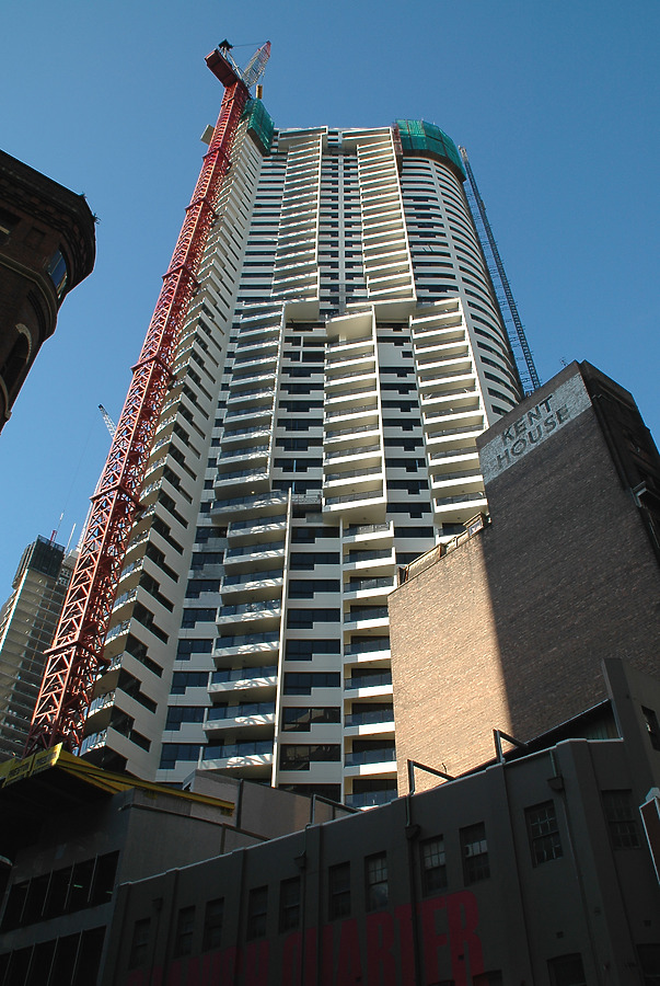 Meriton Tower by John Bek
