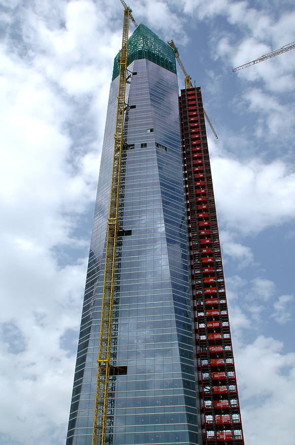 Torre de Cristal by John Bek