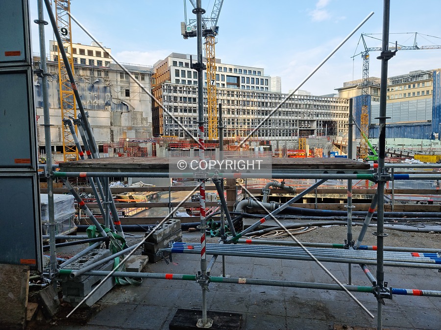 FOUR Frankfurt - Tower 1 by Nephilim