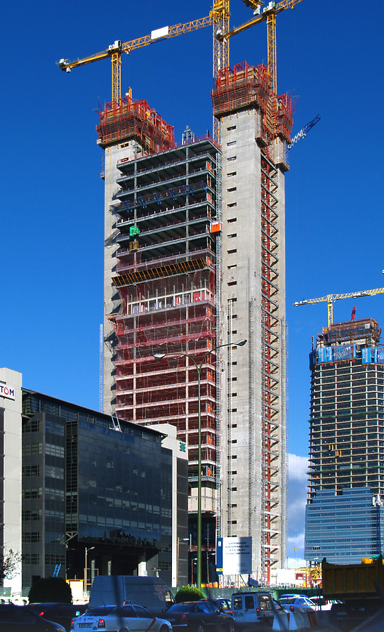Torre Caja Madrid by Cesar Serrano