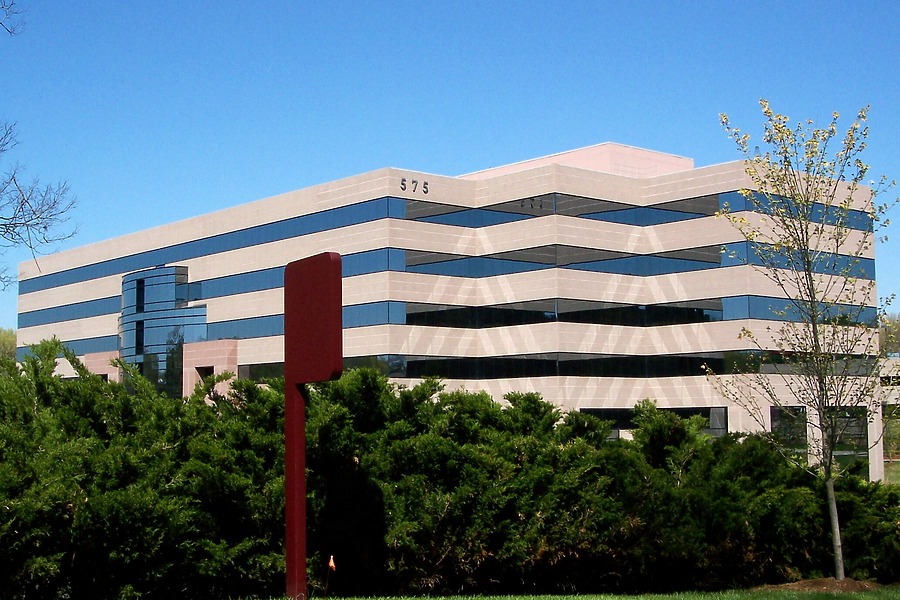 575 Maryville Centre by Ryan Hildebrand