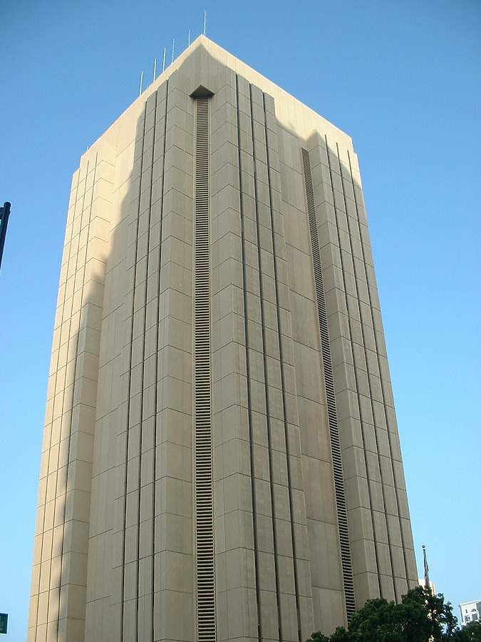 Metropolitan Correctional Center by Paul Cucuzza