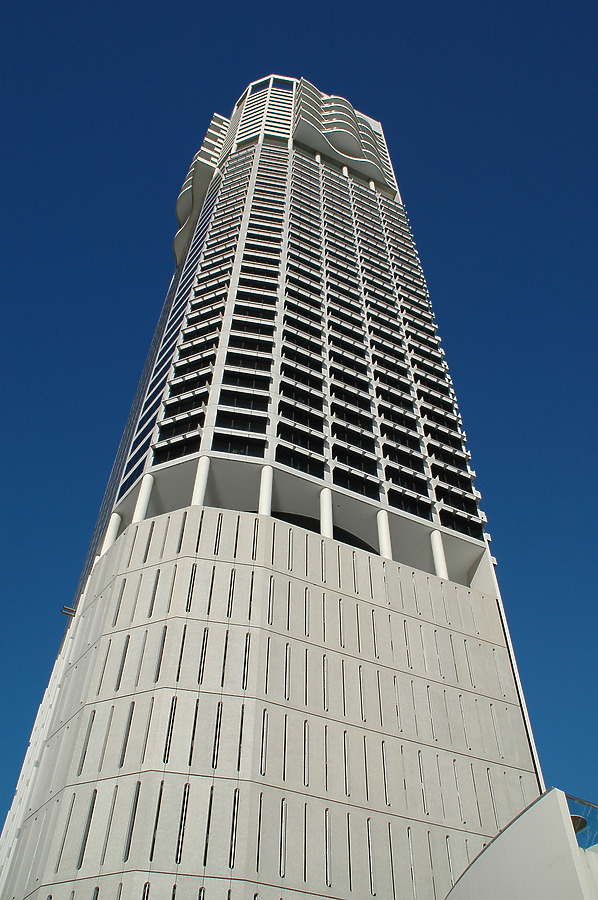 Riparian Plaza Photo 843-293-367 - Stock Image - SKYDB