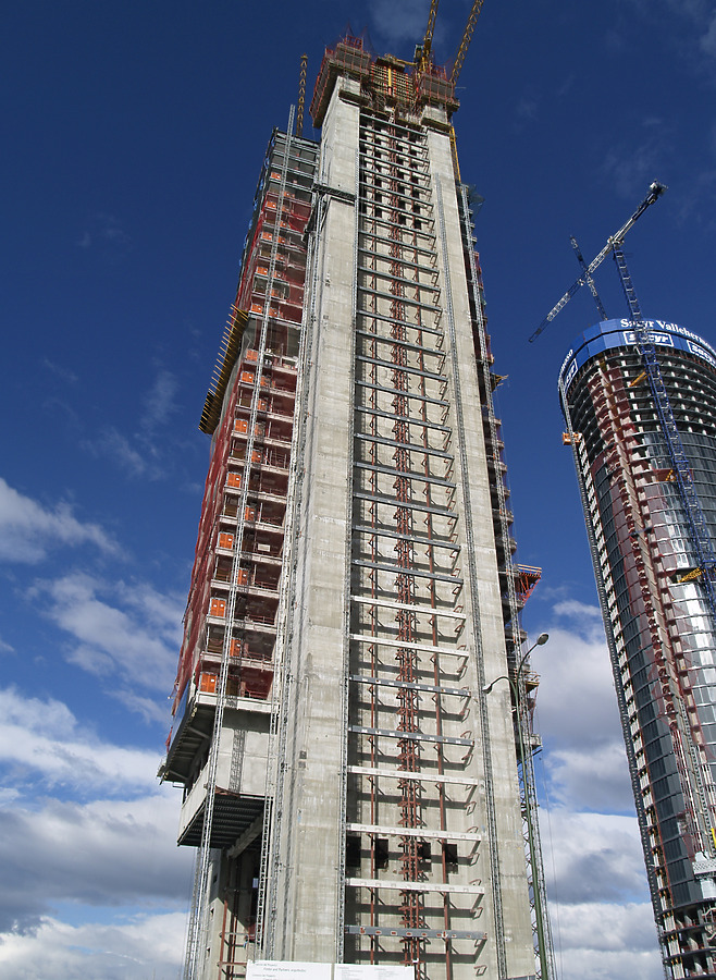 Torre Caja Madrid by Cesar Serrano
