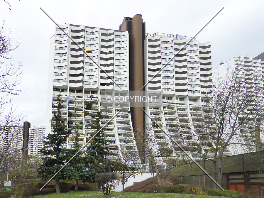 Wohnpark Alterlaa - Block B1-B2 by Nephilim