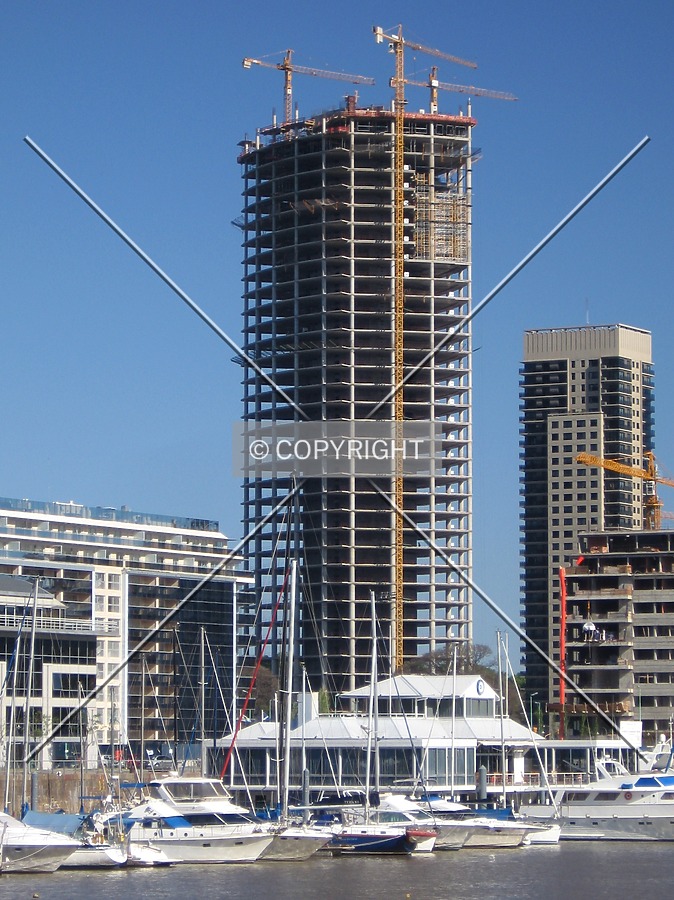 Torre Repsol YPF by Maximiliano Buono