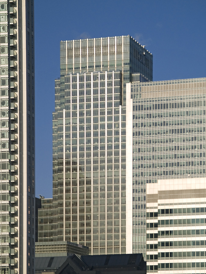 25 Canada Square by Cesar Serrano