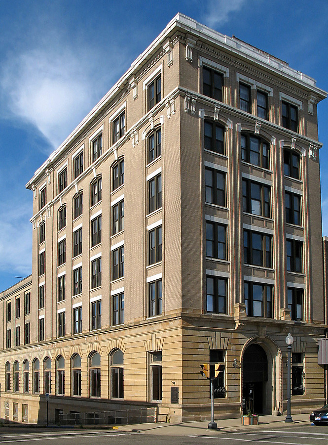 Alliance Bank Building by CC BY-SA 3.0/ Sanfranman59