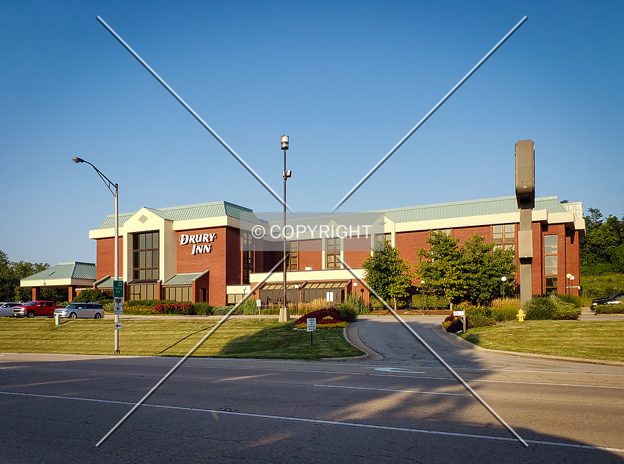 Drury Inn Collinsville by Ryan Hildebrand